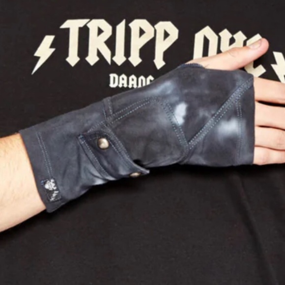 TRIPP NYC NWTs OSFM Arm Warmers with Small Pocket Unisex Denim Blue Indigo - Picture 3 of 7